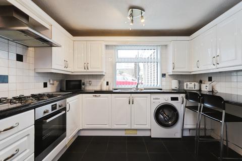 3 bedroom end of terrace house for sale, Lingfoot Crescent, Sheffield, S8