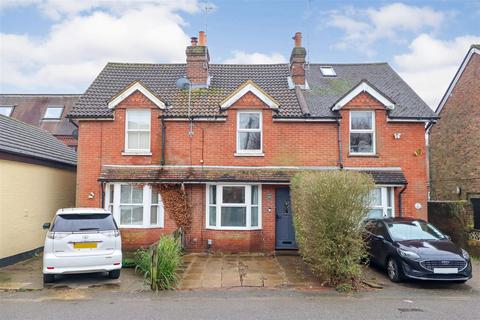 Crawley Road, Horsham