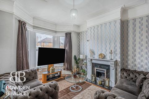 2 bedroom terraced house for sale, Green Lane, Seven Kings, IG3