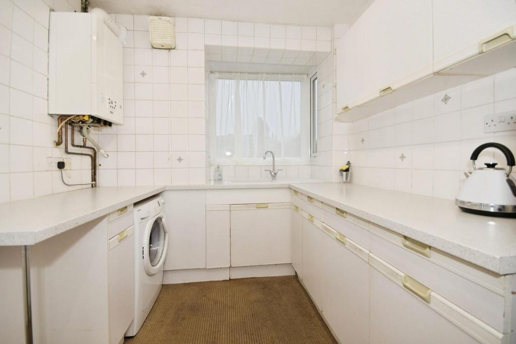 KITCHEN 02.jpg