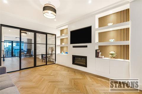 Coombe Corner, London, N21