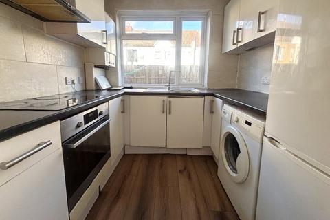 undefined, Courtenay Road, Woking GU21