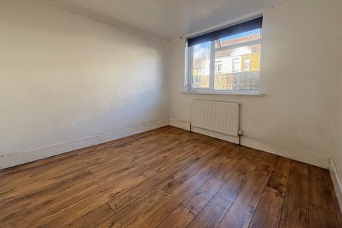 undefined, Courtenay Road, Woking GU21