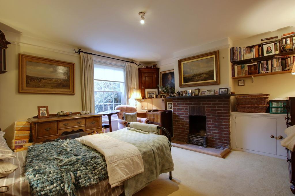 Dining room/bedroom four