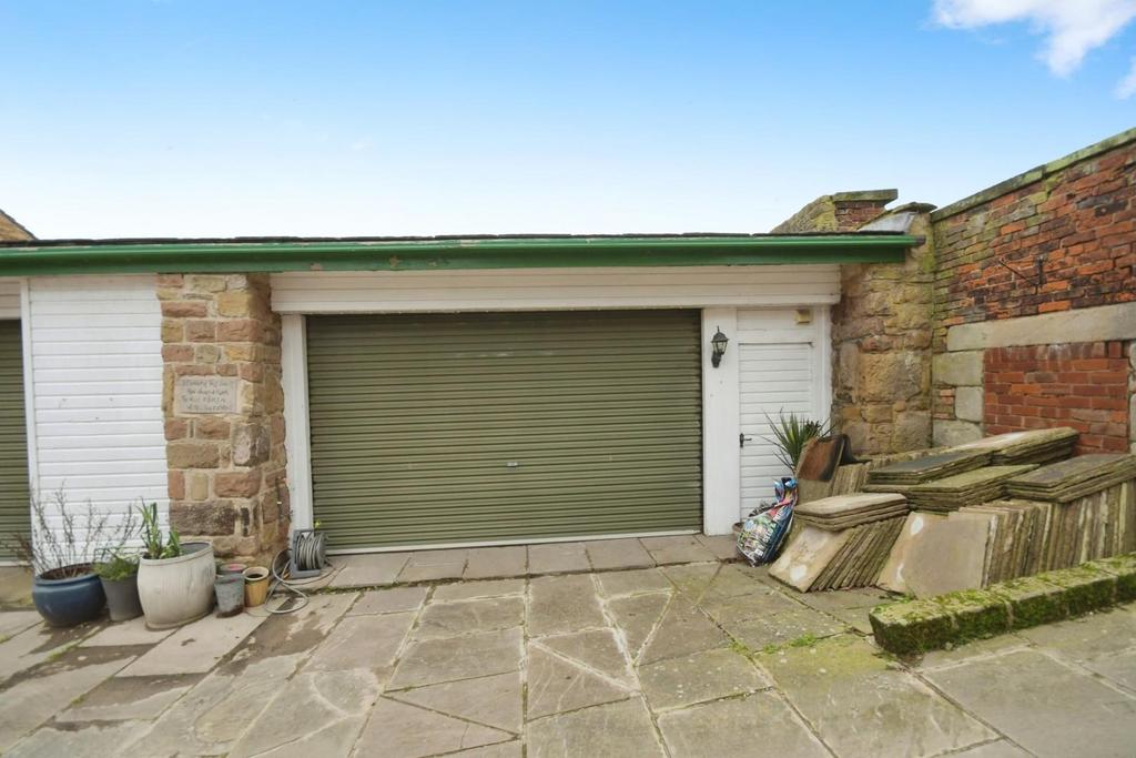 GARAGE.jpg