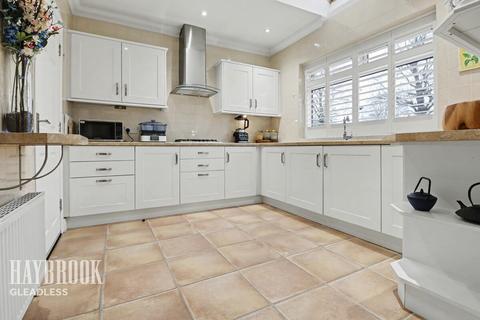 4 bedroom semi-detached house for sale, Olivers Mount, Sheffield