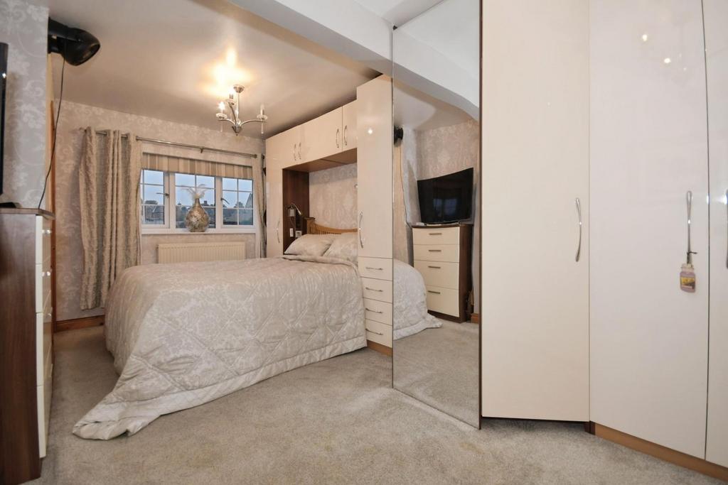 BED 2 01.jpg