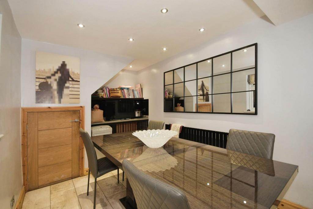 DINING AREA.jpg