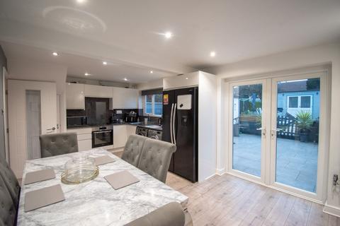 4 bedroom terraced house for sale, Tadcaster Avenue, Eyres Monsell