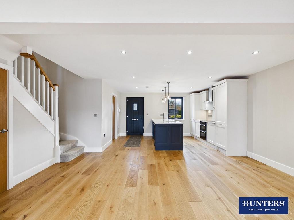 Kitchen &amp; Dining Area