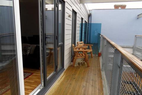 2 bedroom apartment to rent, Cavendish Street, Ramsgate CT11