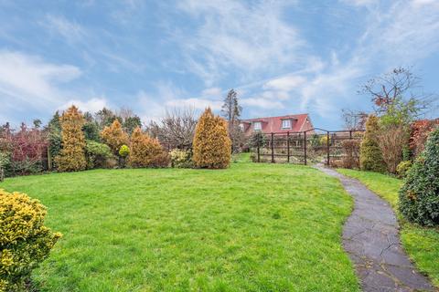 undefined, Chiltern Avenue, Bushey, WD23