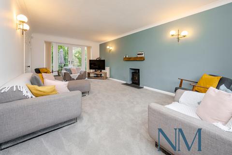 undefined, Worth, Crawley RH10