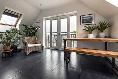 3 bedroom flat for sale, King Charles Street, Old Portsmouth