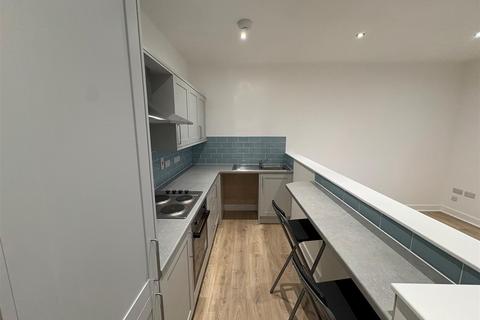 2 bedroom end of terrace house for sale, Centre Street, Heckmondwike