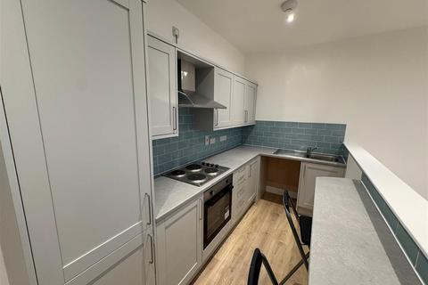 2 bedroom end of terrace house for sale, Centre Street, Heckmondwike