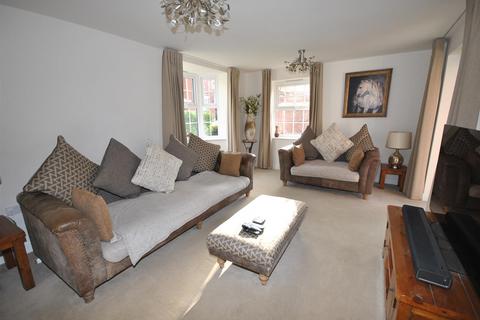 4 bedroom detached house for sale, Waples Close, Earls Barton, Northampton