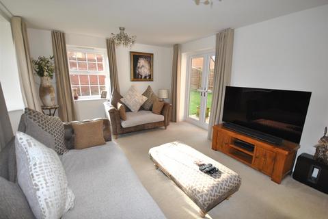 4 bedroom detached house for sale, Waples Close, Earls Barton, Northampton
