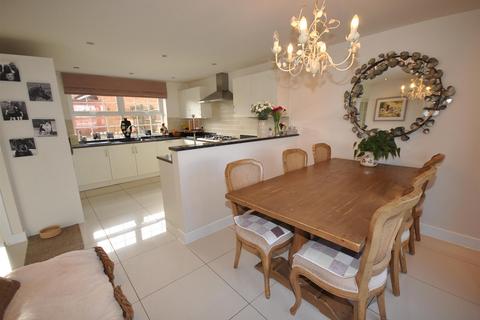 4 bedroom detached house for sale, Waples Close, Earls Barton, Northampton
