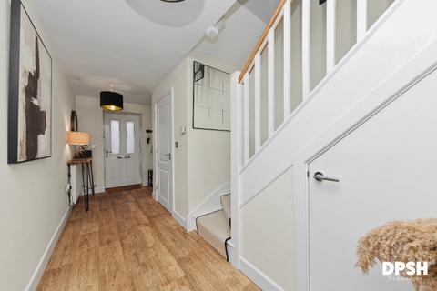 4 bedroom end of terrace house for sale, Weavers Close, Morley, Leeds