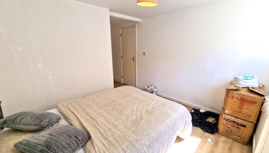 One bedroom flat available to rent located on mil
