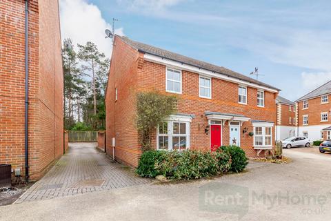 3 bedroom semi-detached house to rent, King John Street, Fleet