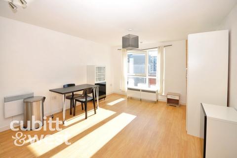 Studio to rent, AVAILABLE WITH NO DEPOSIT Gunwharf Quays Portsmouth PO1