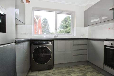 2 bedroom flat to rent, Austin Court, Village Road, EN1