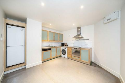 2 bedroom flat for sale, Worple Road, London SW19