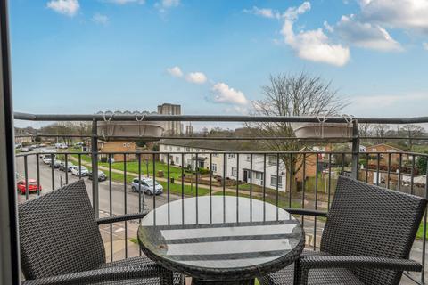 2 bedroom flat for sale, Sharp Court, Stevenage, SG1
