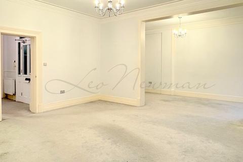 4 bedroom flat to rent, Hyde Park Mansions, Cabbell Street, NW1