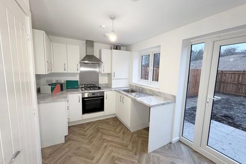 3 bedroom terraced house to rent, South Pastures, Gateshead, NE10