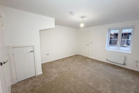 3 bedroom terraced house to rent, South Pastures, Gateshead, NE10
