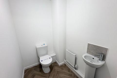 3 bedroom terraced house to rent, South Pastures, Gateshead, NE10