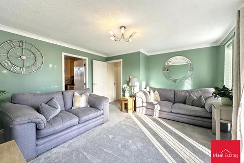2 bedroom flat for sale, Bankquay Court, Irlam, M44