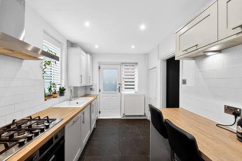 2 bedroom end of terrace house for sale, Homefarm Road, London, W7