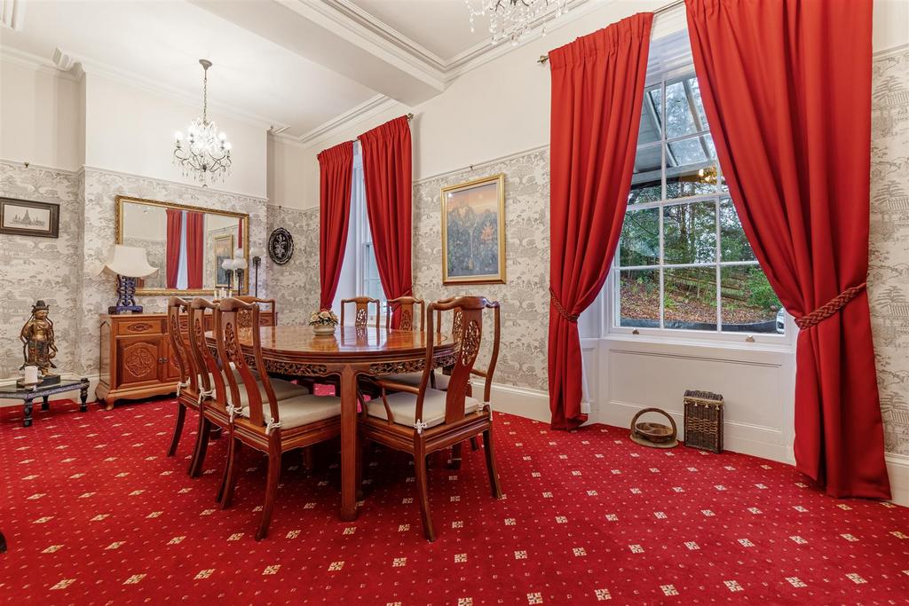 A33 - Watcombe Hill House - 260122.jpg