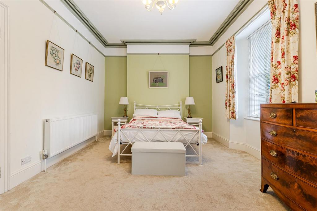 A57 - Watcombe Hill House - 260122.jpg