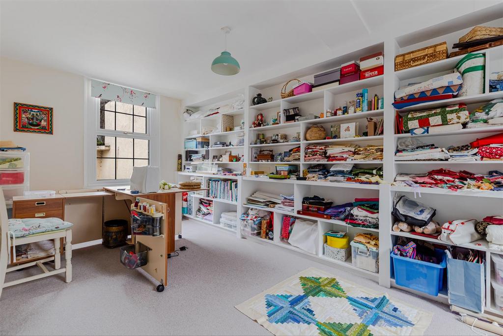 A51 - Watcombe Hill House - 260122.jpg