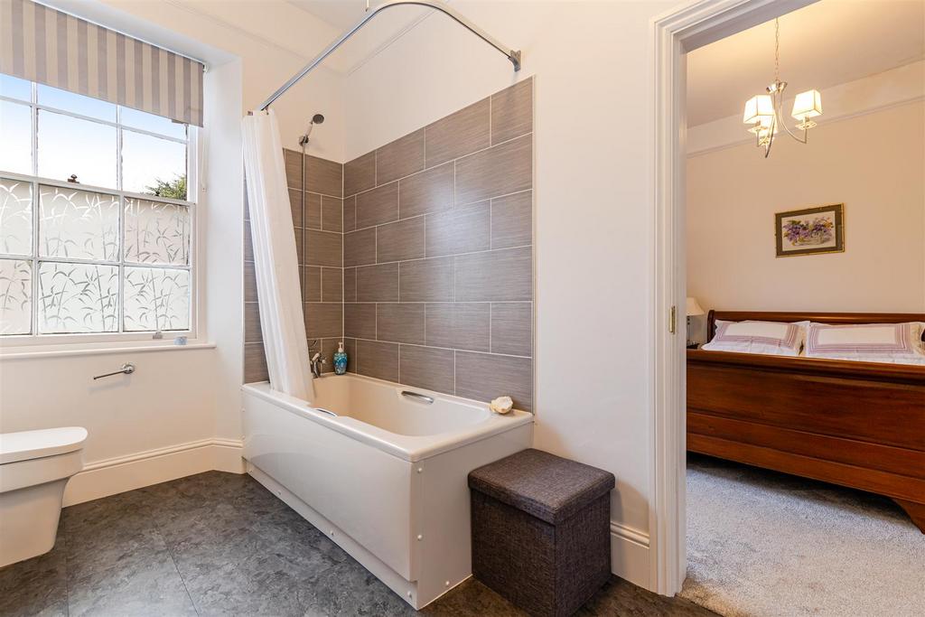 A65 - Watcombe Hill House - 260122.jpg