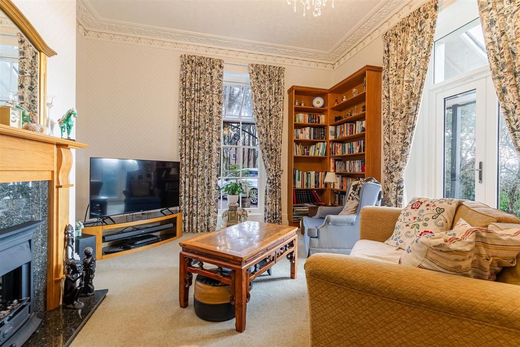 A38 - Watcombe Hill House - 260122.jpg