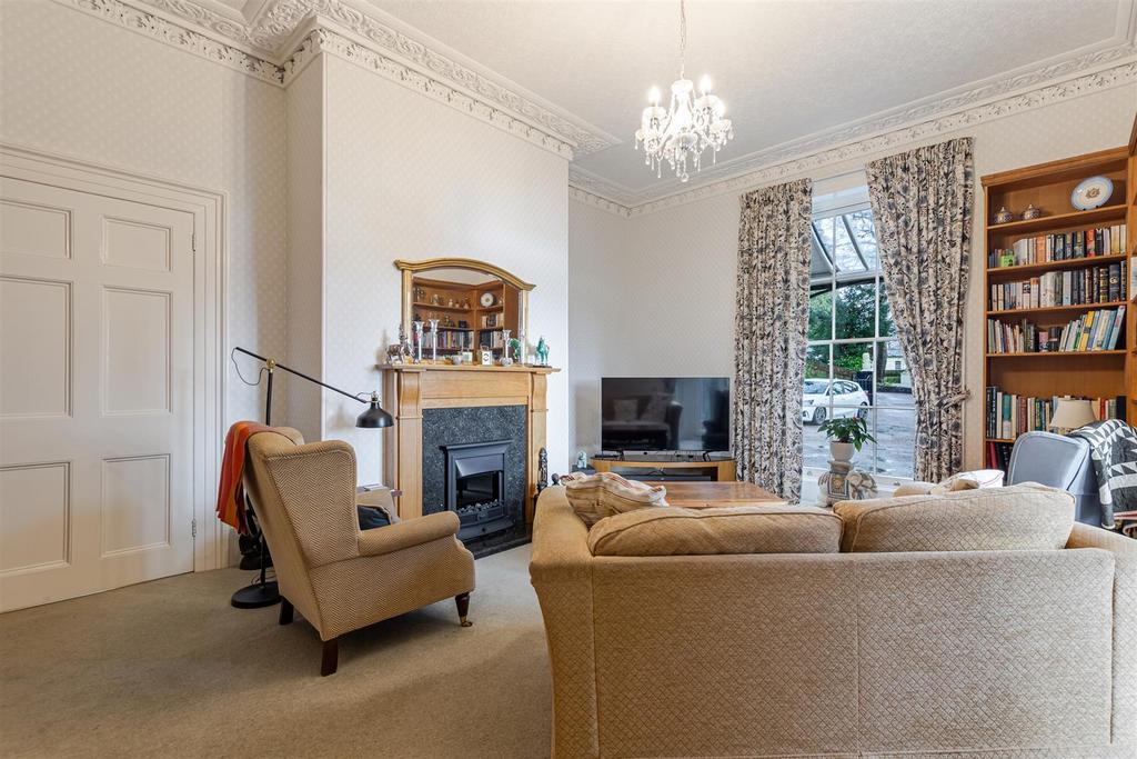 A37 - Watcombe Hill House - 260122.jpg