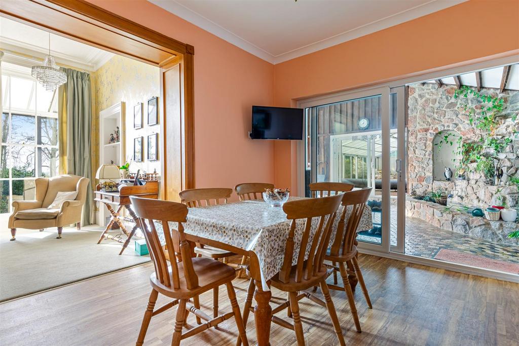 A43 - Watcombe Hill House - 260127.jpg