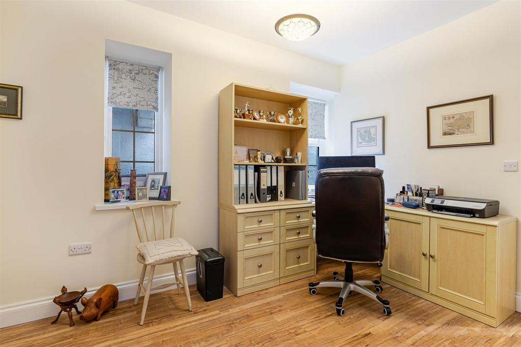 A49 - Watcombe Hill House - 260122.jpg