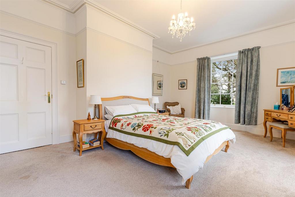 A60 - Watcombe Hill House - 260122.jpg