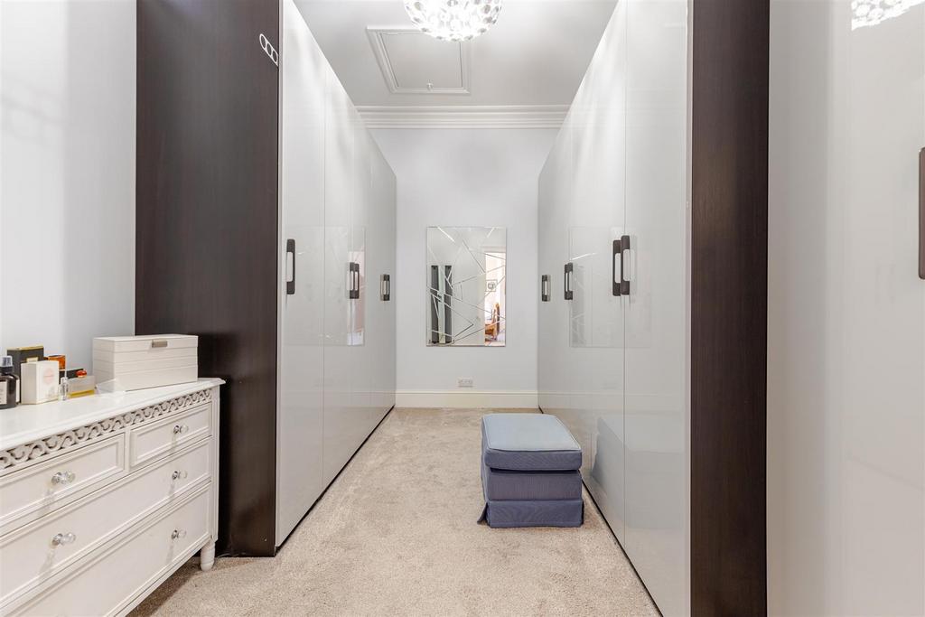 A64 - Watcombe Hill House - 260122.jpg