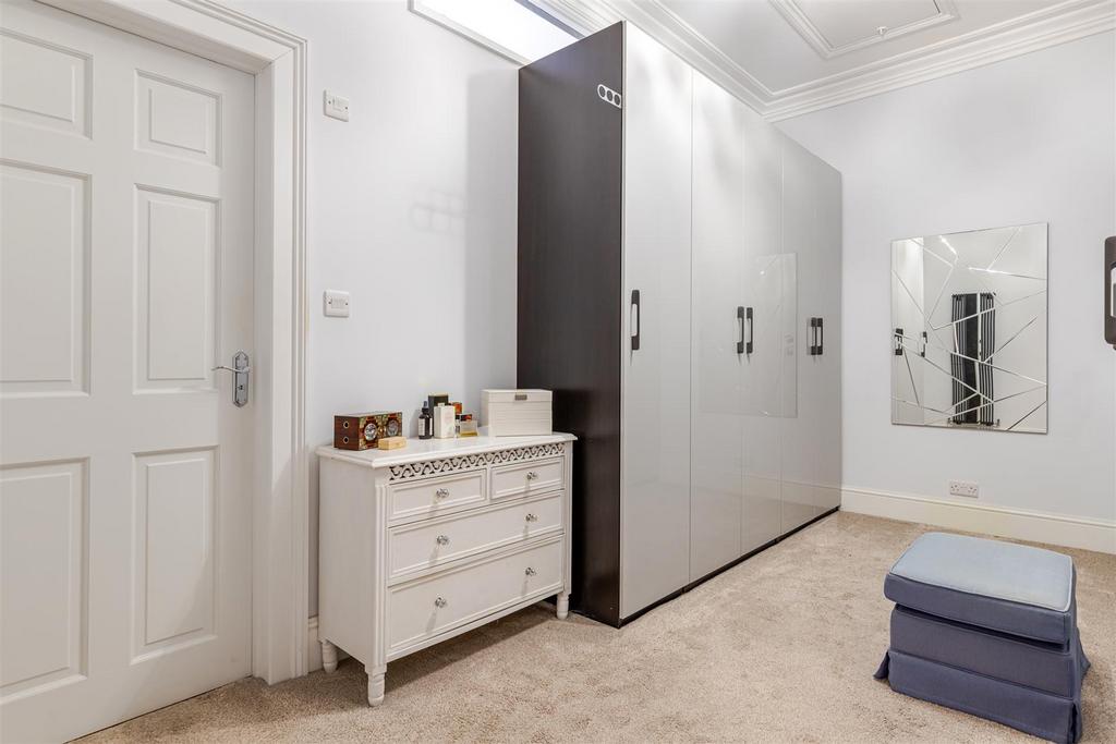A63 - Watcombe Hill House - 260122.jpg