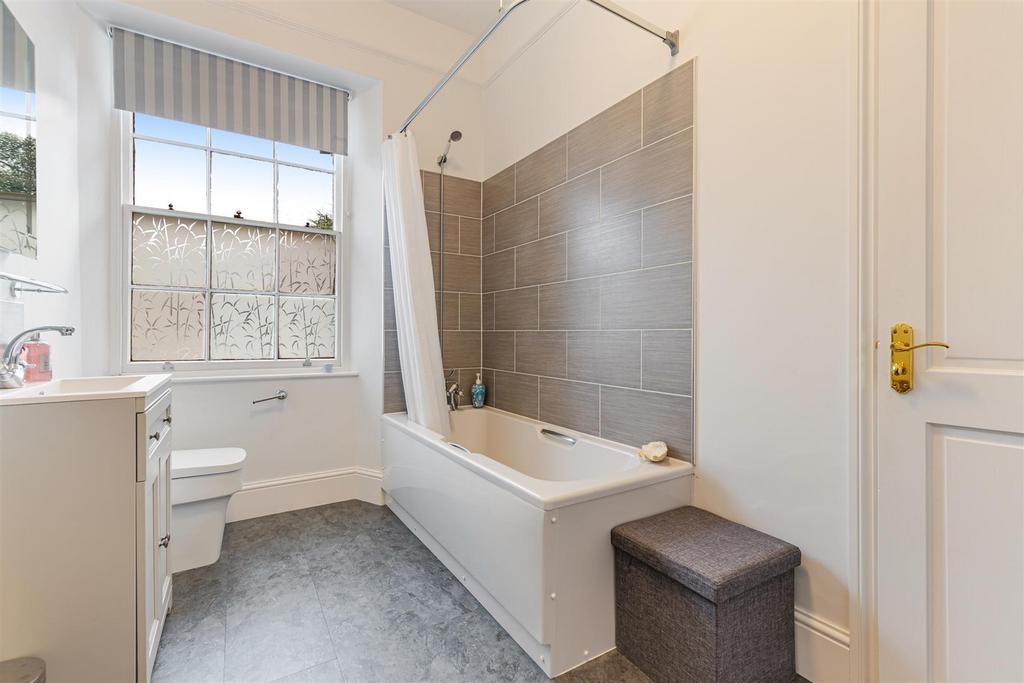 A66 - Watcombe Hill House - 260122.jpg
