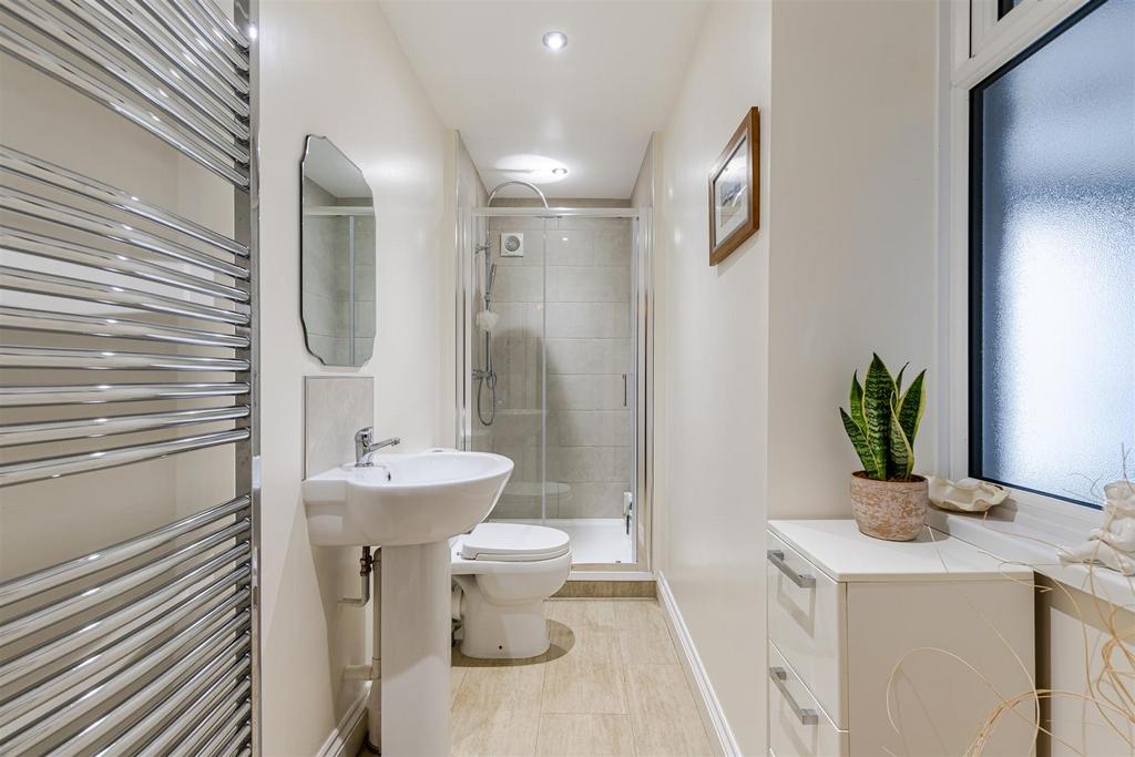 A48 - Watcombe Hill House - 260122.jpg