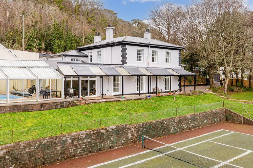 A13 - Watcombe Hill House - 260127.jpg